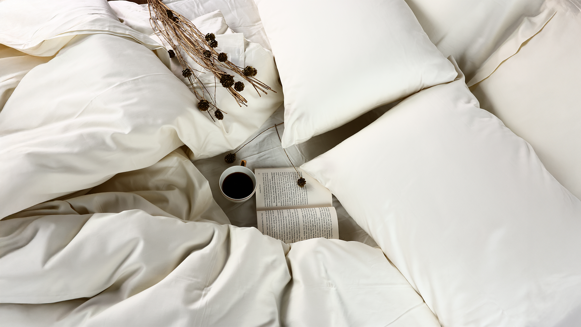 How Percale Weaves Create Naturally Cooling Bedding