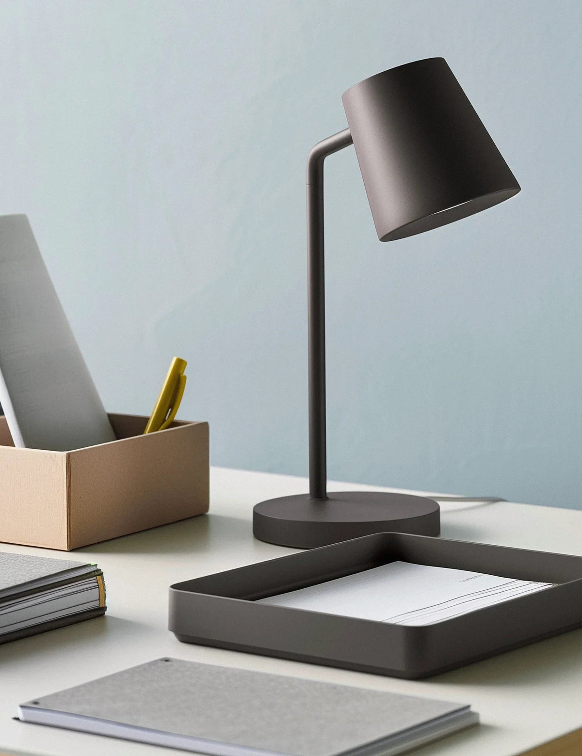 Core Minimalist Table Lamp Black 2