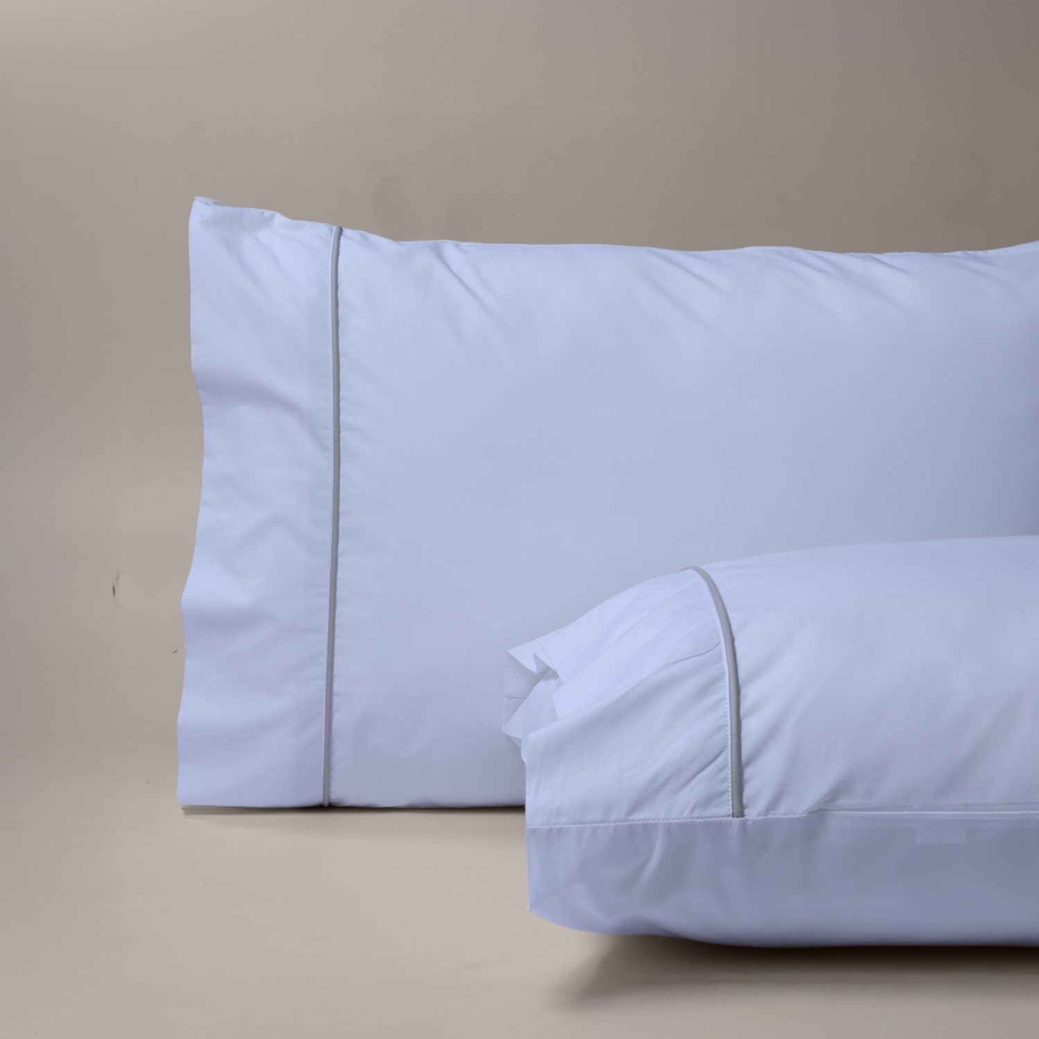 Light Grey Piped Percale Pillowcases