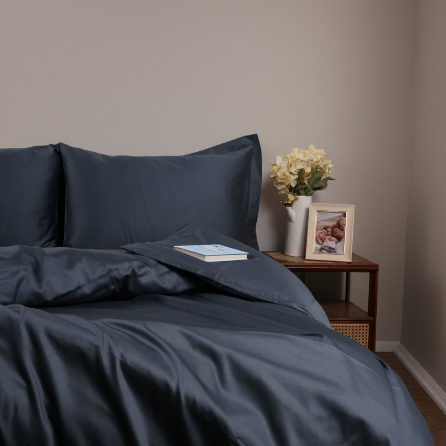 Luxury Cotton Sateen Oxford Pillowcases Nightfall